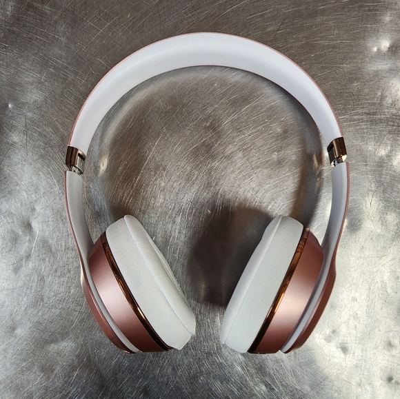 beats solo 3 wireless Bluetooth ゴールド